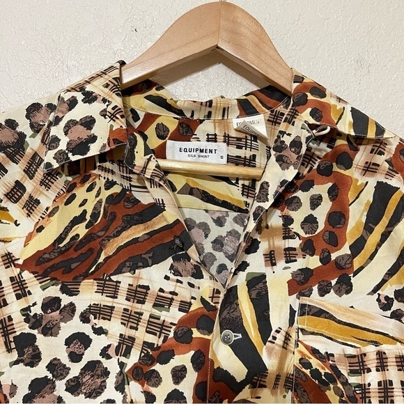 Equipment Silk Mixed Animal Print Long Sleeve Button Front Top Size Small Women - Picture 2 of 9